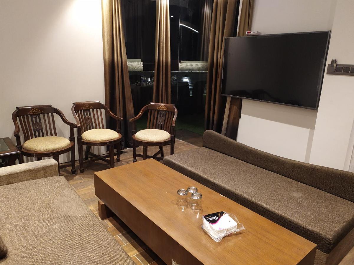 Hotel Star Inn Ganganagar Bagian luar foto